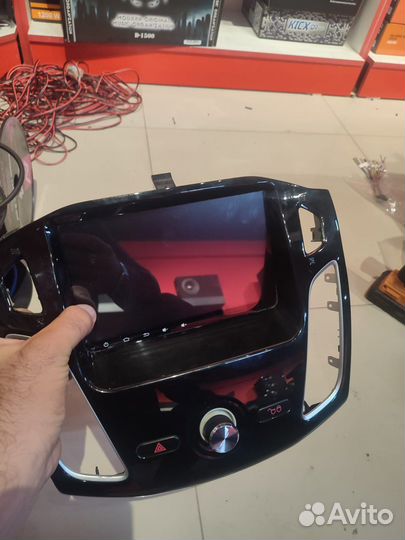 Планшет в авто Форд