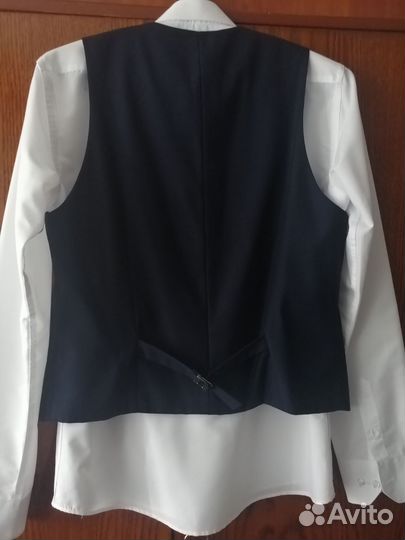 Рубашка и жилетка школьные