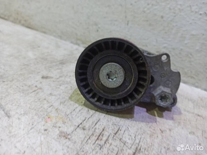 Натяжитель ремня Шкода