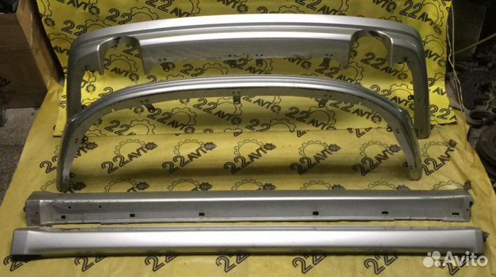 Накладки на порог обвес комплект Subaru Legacy BP5