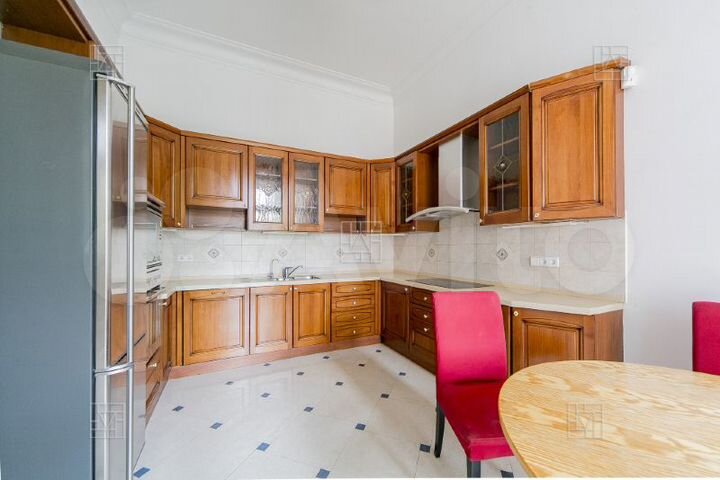 6-к. квартира, 225 м², 3/7 эт.