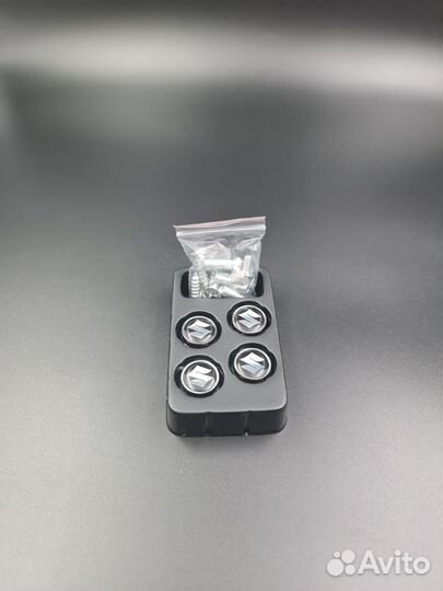 Болты крепеж номерного знака Suzuki