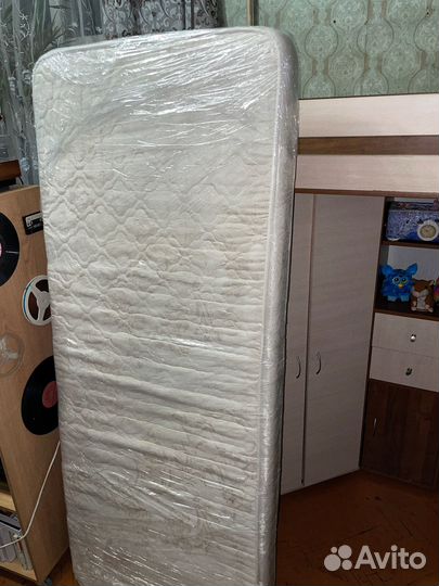 Двухярусная кровать