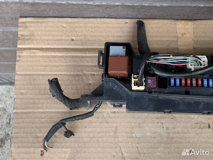 Блок предохранителей Toyota Corolla E120 1.4 4zzfe