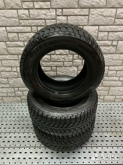 Bridgestone Blizzak Spike-01 235/60 R16