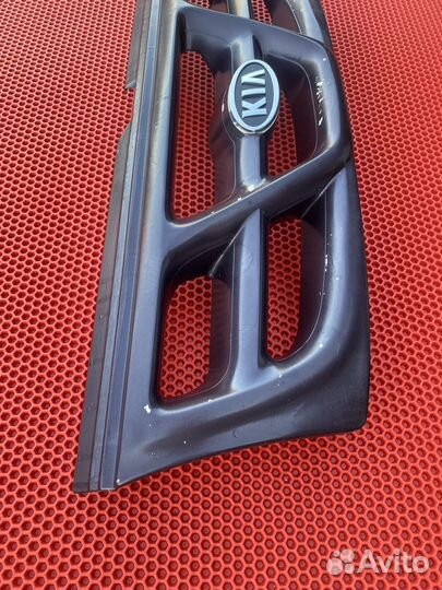 Решетка радиатора Kia Sportage 1