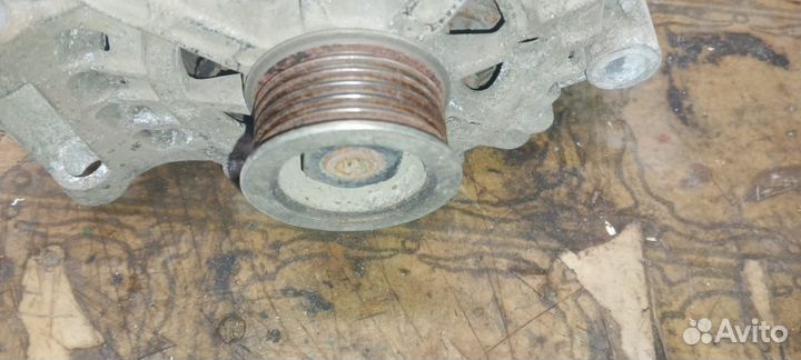 Продам генератор на форд фокус 3