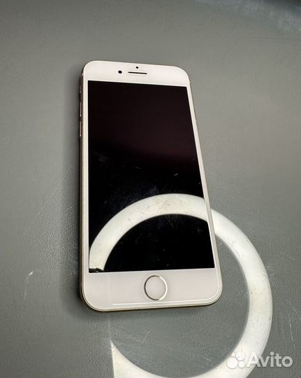 iPhone 8, 64 ГБ