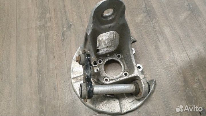 Кулак поворотный задний правый Bmw X5 E70 N62N