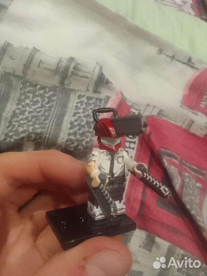 Лего фигурка человек бензопила