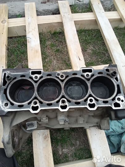 Блок с коленвалом и поршнями F14D4