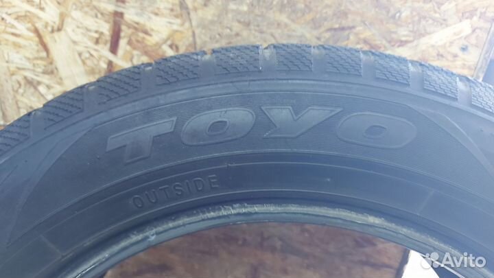 Toyo Winter Tranpath MK4a 215/60 R17