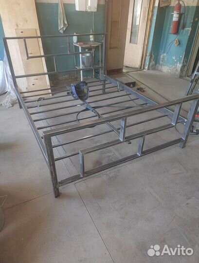 Крoвать новая 140х200