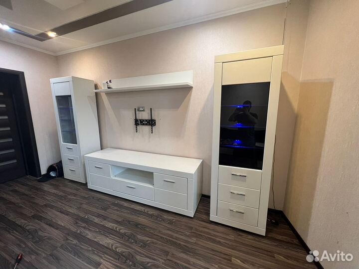 Стенка в гостиную,производитель lazurit