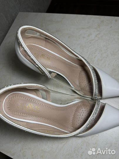 Туфли лодочки 40 белые