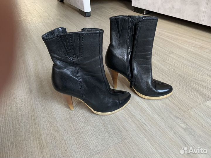 Женские ботинки