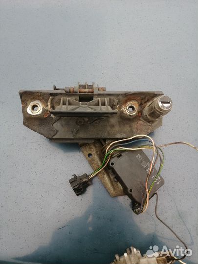 Замок багажника mercedes vito w638