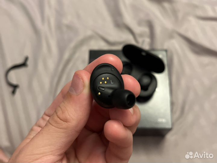 Беспроводные наушники samsung gear iconx