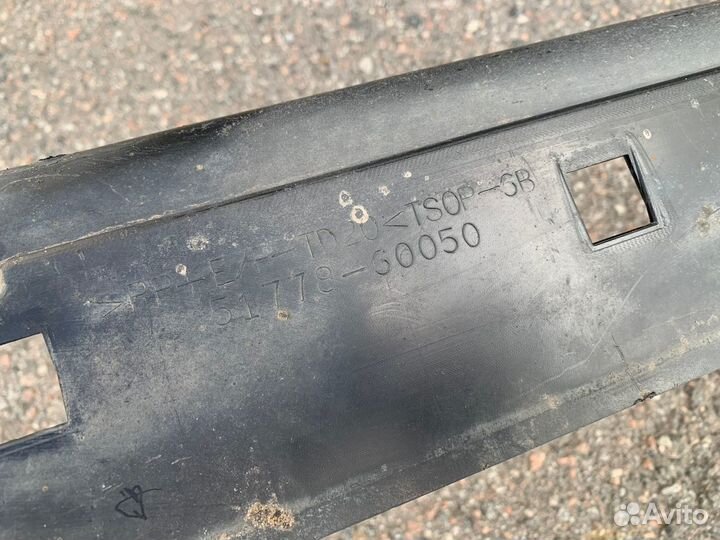 Накладка на подножку правая Land Cruiser Prado