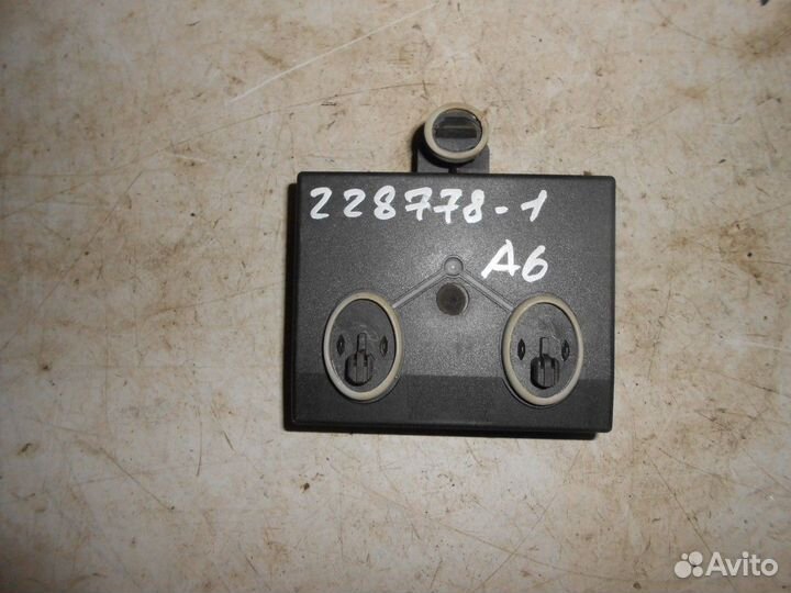 Блок управления задней дверью (Audi A6)