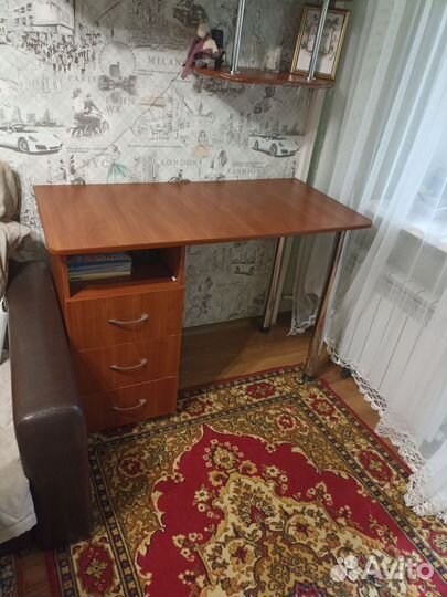 Письменный стол