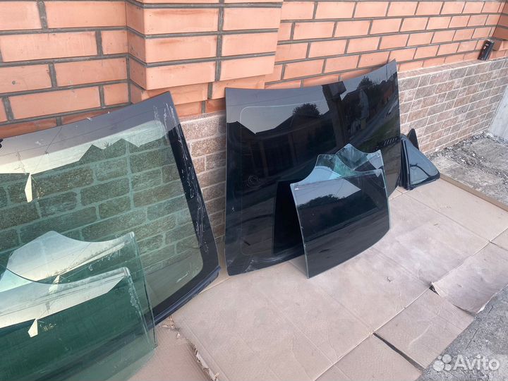 Черные и прозрачные задние стеклы на 212-й