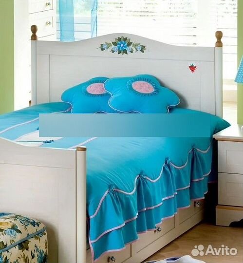 Покрывало и 2 подушки