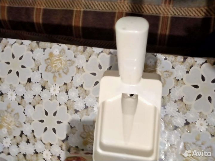 Машинка для вынимание косточек из вишен, черешни