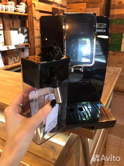 Кофемашина Delonghi 350.55 B витринный образец