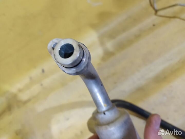 Трубка кондиционера Nissan Qashqai J10