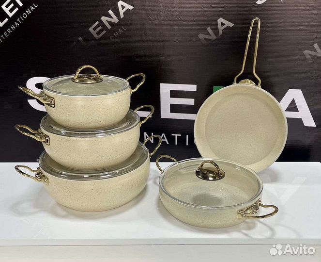 Набор кастрюль