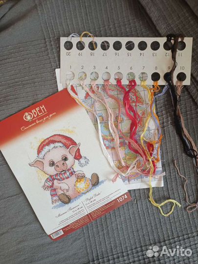 Остатки от наборов для вышивки крестом обновила