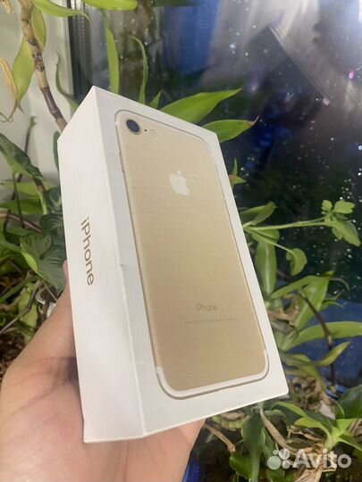 Коробка от iPhone 7