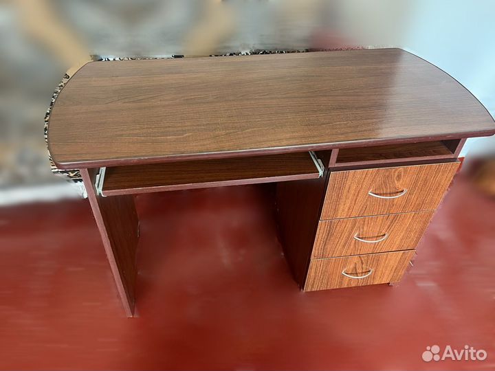 Компьютерный/письменный стол