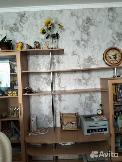 Стенка, мягкая мебель (диван и кресло)