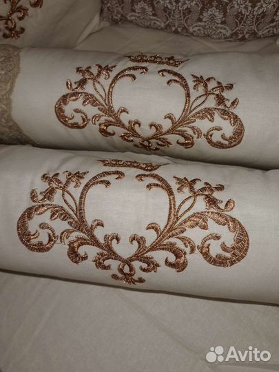 Бортики + комплект в кроватку новый