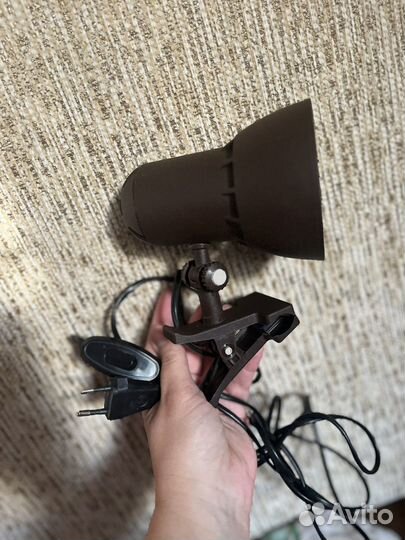 Лампа на прищепке с длинным проводом светильник