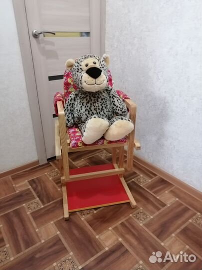 Детский стол и стул для кормления