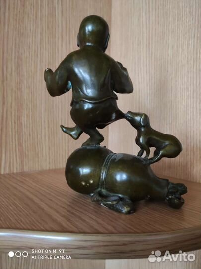 Бронзовая статуэтка