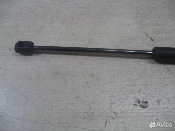 Амортизатор багажника левый KIA Sorento XM 2017