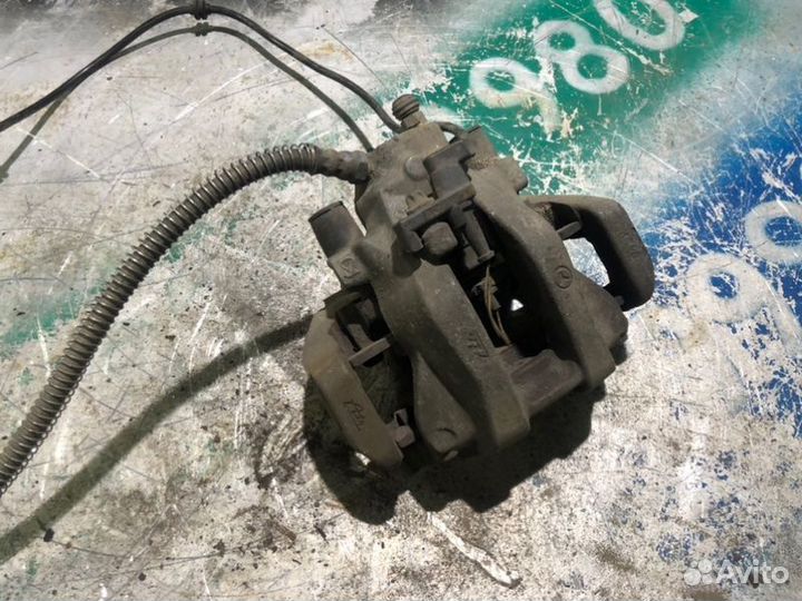 Суппорт задний правый Mercedes S-Class W221