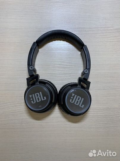 Беспроводные наушники JBL Synchros S400BT