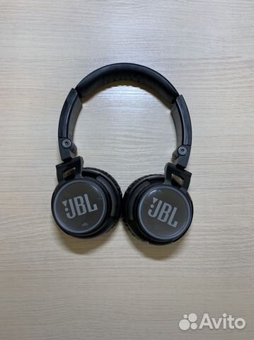 Беспроводные наушники JBL Synchros S400BT
