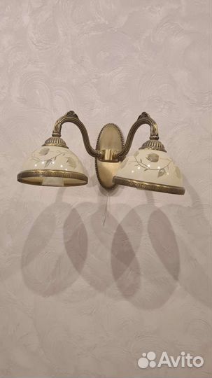 Комплект люстра и бра