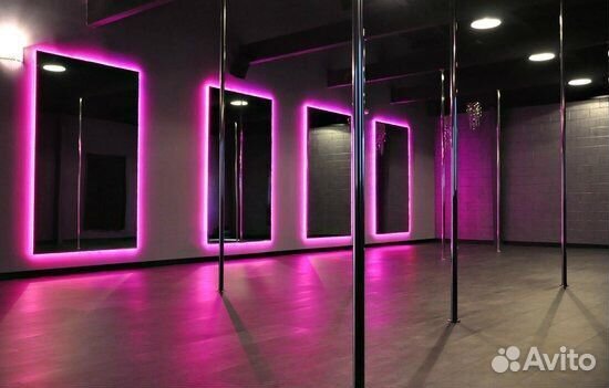 Зеркало для фитнес зала с подсветкой