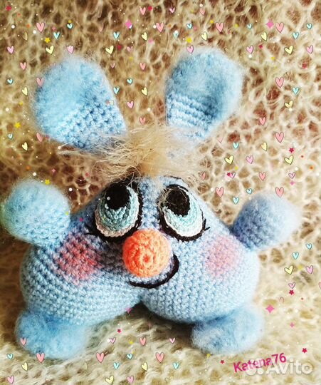 Зайцы игрушки вязаные парочка интерьерные