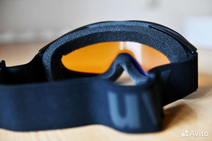 Горнолыжные очки Uvex