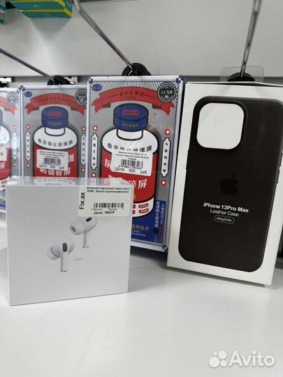 Стекла Remax и чехлы с анимацие и MagSafe