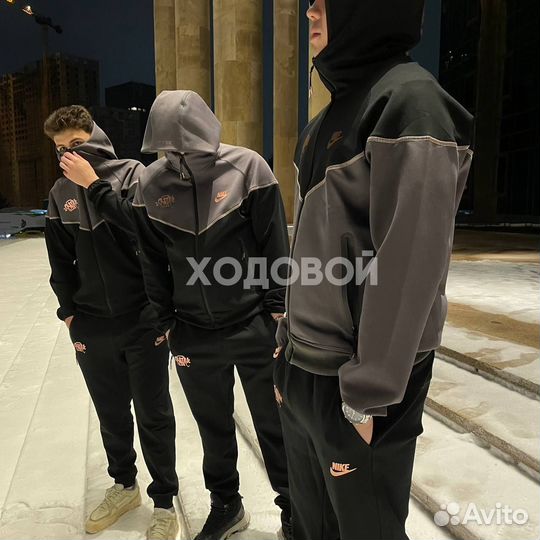 Костюм Nike teech x Syna World