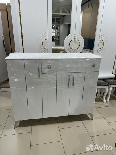 Комод (мега завод)